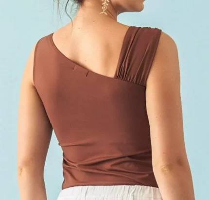 Blusa com Alça Drapeada em Poliamida