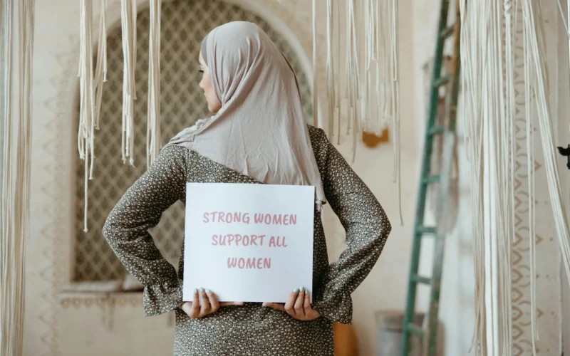 A Arte de se Reinventar: Mulheres que Brilham aos 40+